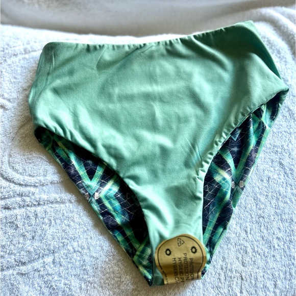 NWOT Wolven Jungle Reversible High-Waisted Bikini - Picture 4 of 10